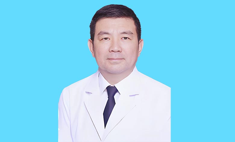 王伟.jpg